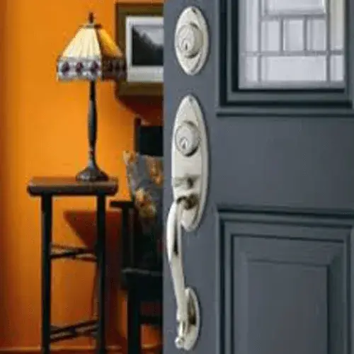 Emergency locksmith service
